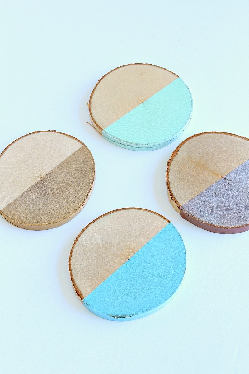 Birch Slice Coasters via Dans le Bakehouse - DIY Shabby Chic Decor for Your Home Sweet Home