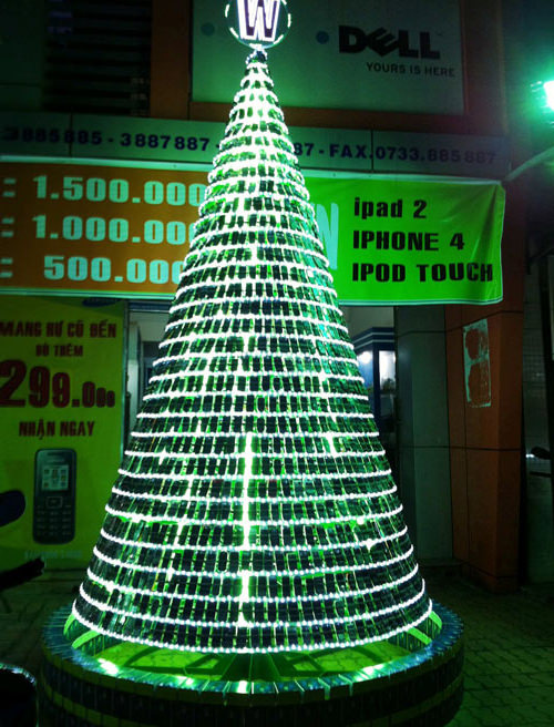 Cell Phone Christmas Tree