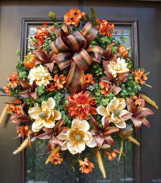 35+ Creative Thanksgiving Decorating Ideas 9 Fall Special Floral Wreath