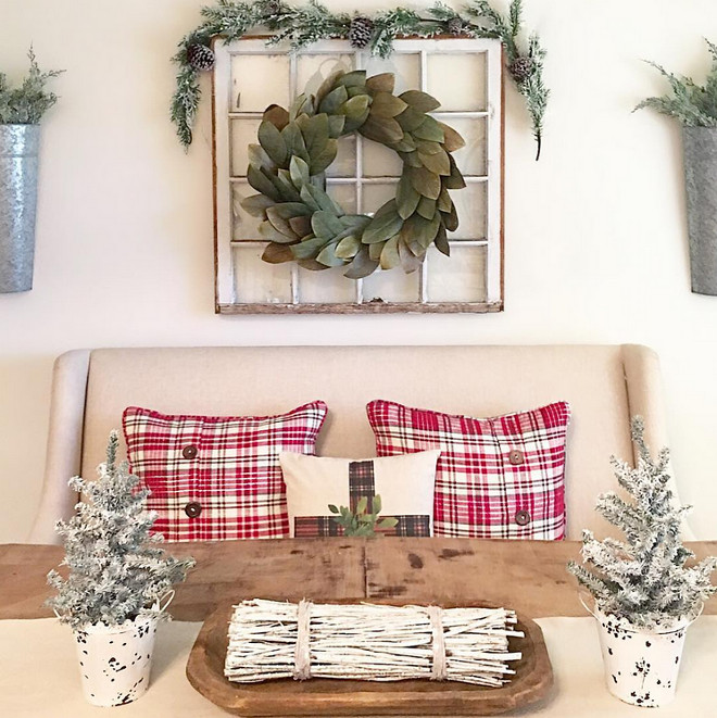 Farmhouse Christmas Dining Room Decor