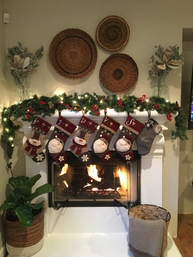 Farmhouse Christmas Mantel Decor