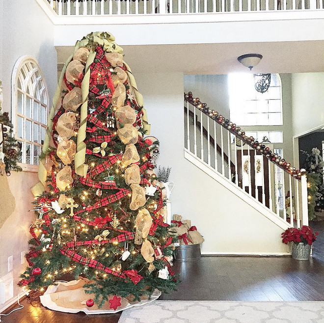 Farmhouse Christmas Tree