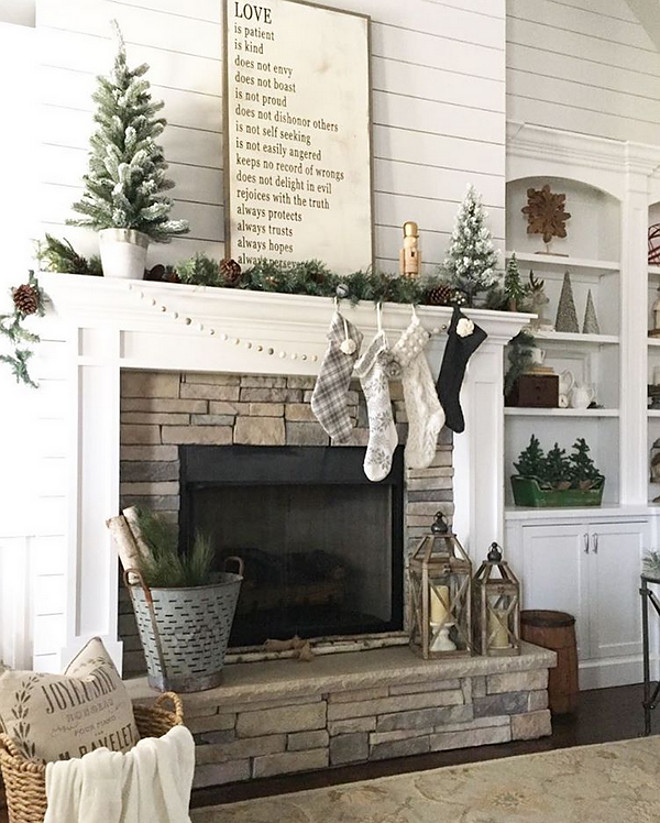 Farmhouse Mantel Christmas Decorating Ideas