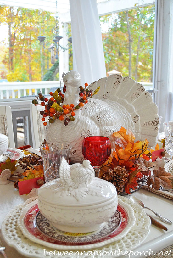 Lovely Thanksgiving Table Setting