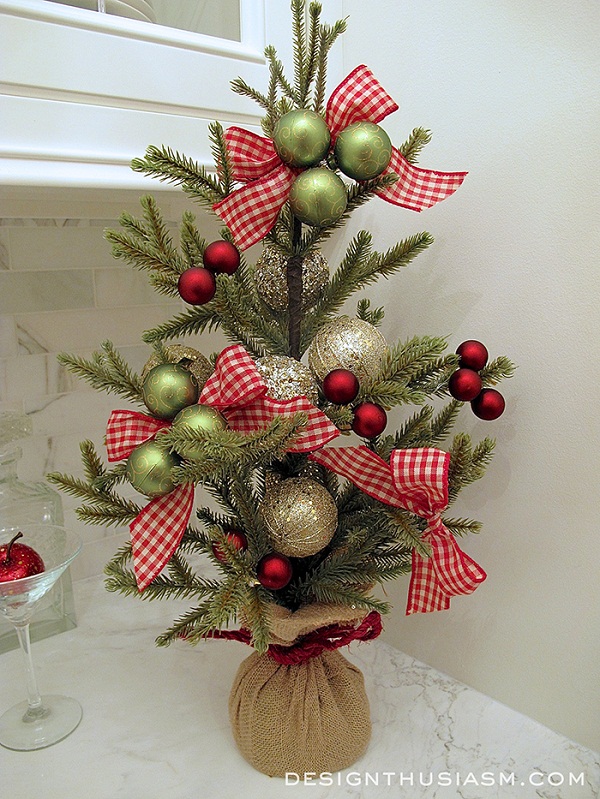 Red And Green Decoration