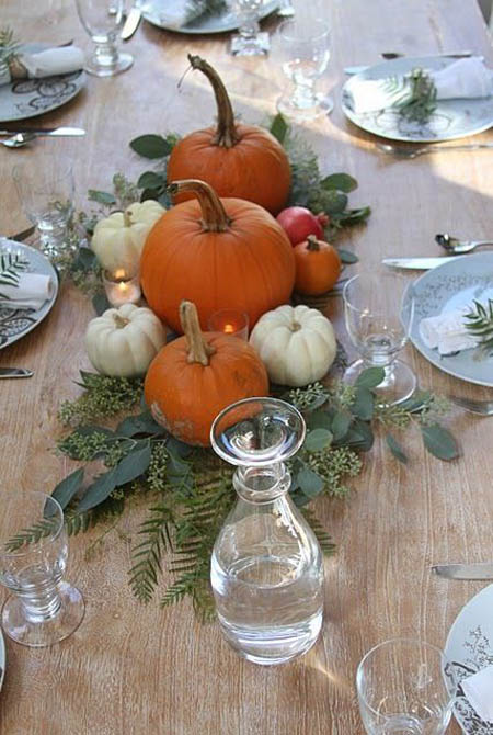 Simple Pumpkin Tablescape