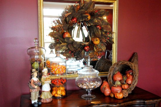 35+ Creative Thanksgiving Decorating Ideas 35 Thanksgiving Wreath with Seasonal Specials
