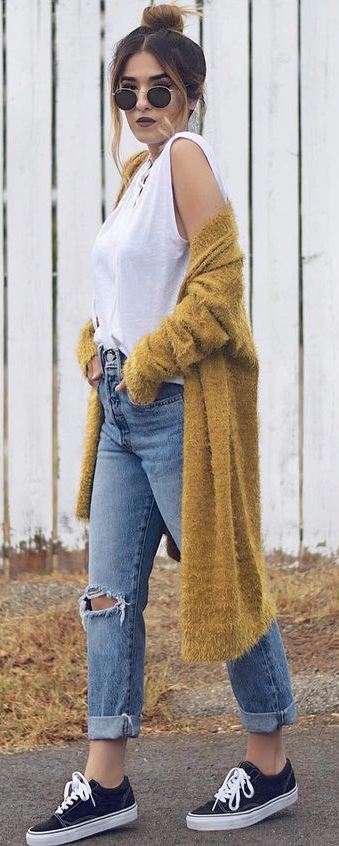 white top + long cardi + jeans + sneakers