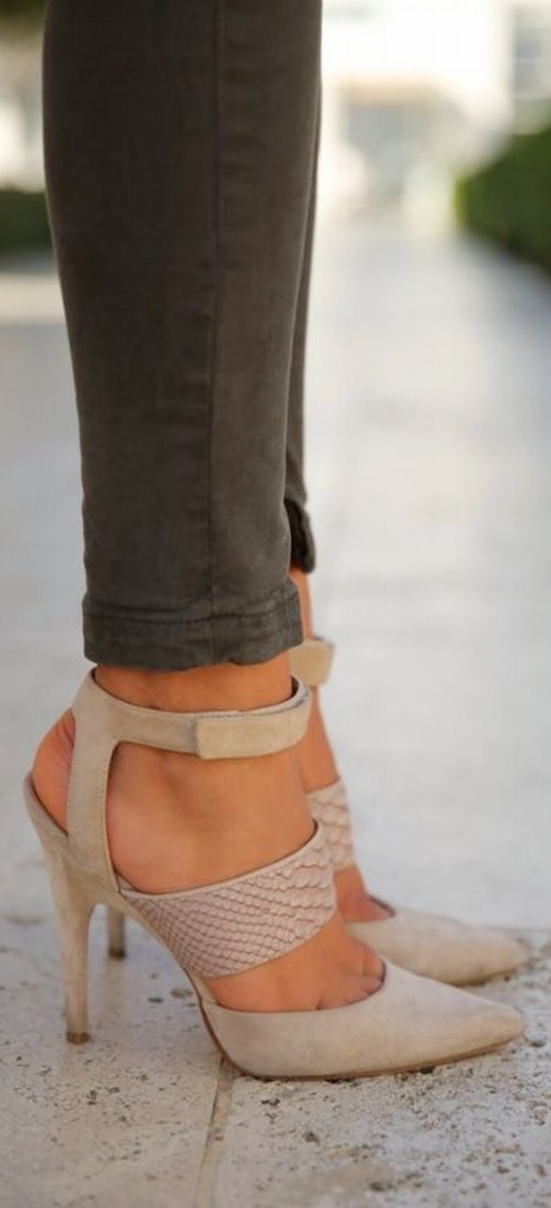 Fabulous Casual Style Heels Classical and Fashy