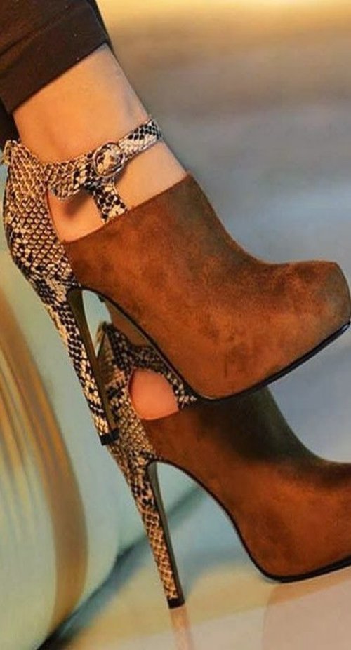 Gorgeous high heeled brown shoes.