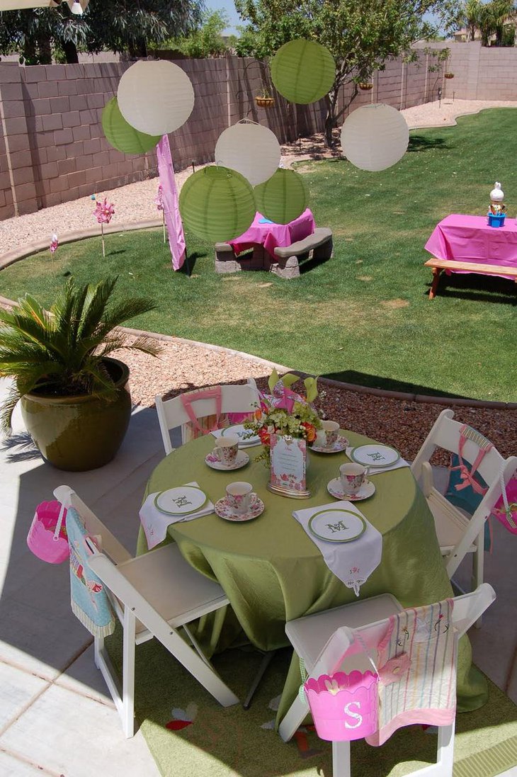 Outdoor Garden Table Settings