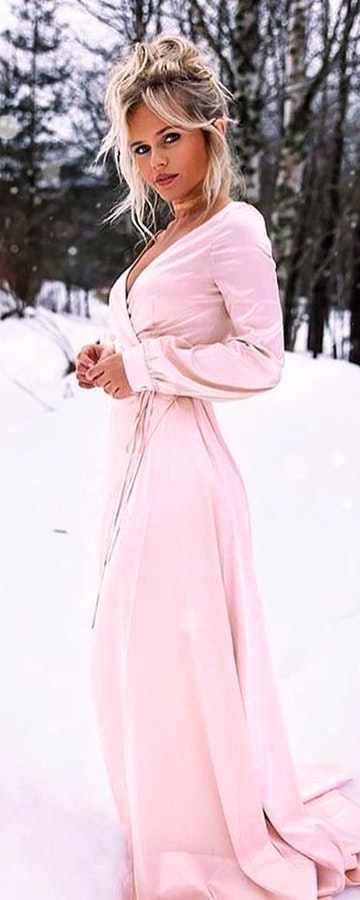Pink long-sleeved dress. Pic originally posted by onefleur_