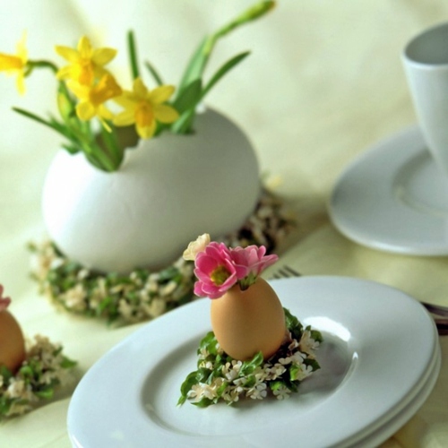 Sweet Little Vase Easter dish in the plate