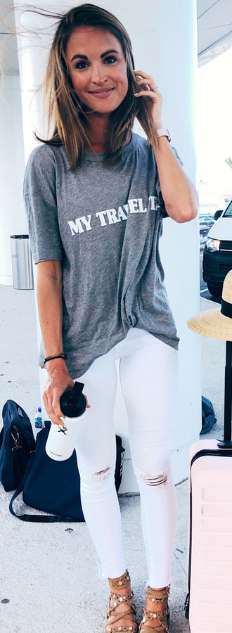 Gray t-Shirt + Distressed White Pants + Sandals.