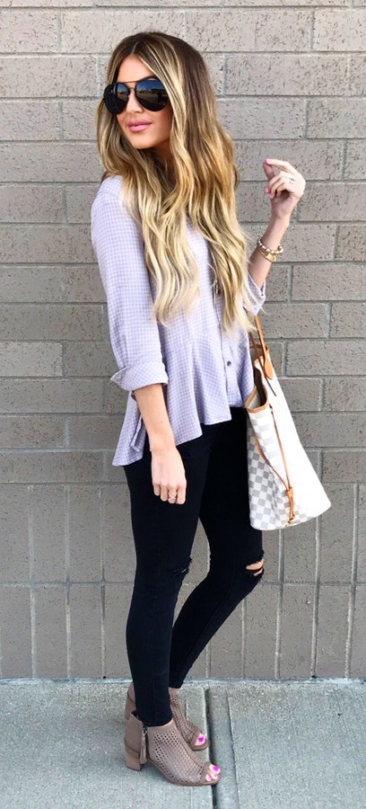 Purple Top & Black Ripped Skinny Jeans & Grey Open Toe Booties & Checked Tote Bag