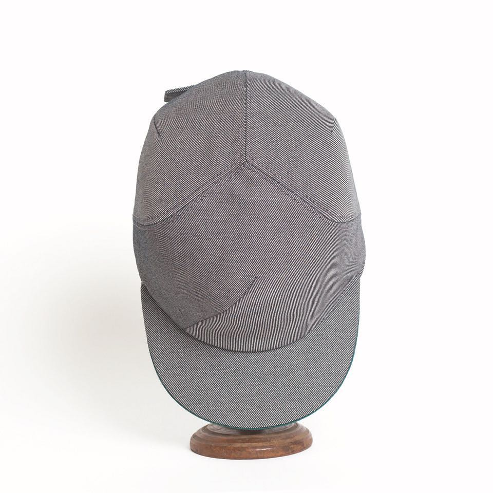 The brown grey Cap Trick.