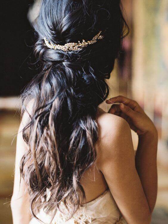 Bride’s Hair Accessories and Headpieces