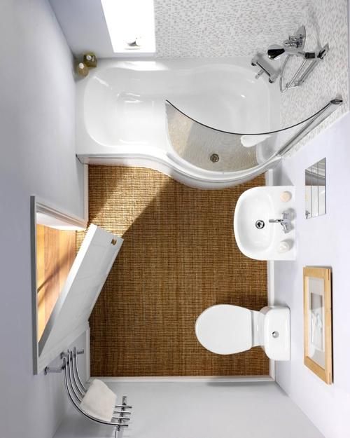 Optimizing space in a small bathroom with a bathtub