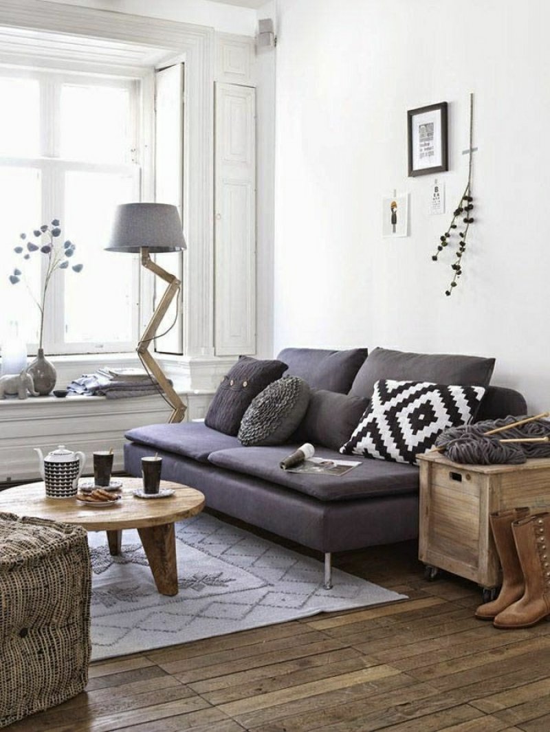 A nice room with sofa and coffee table