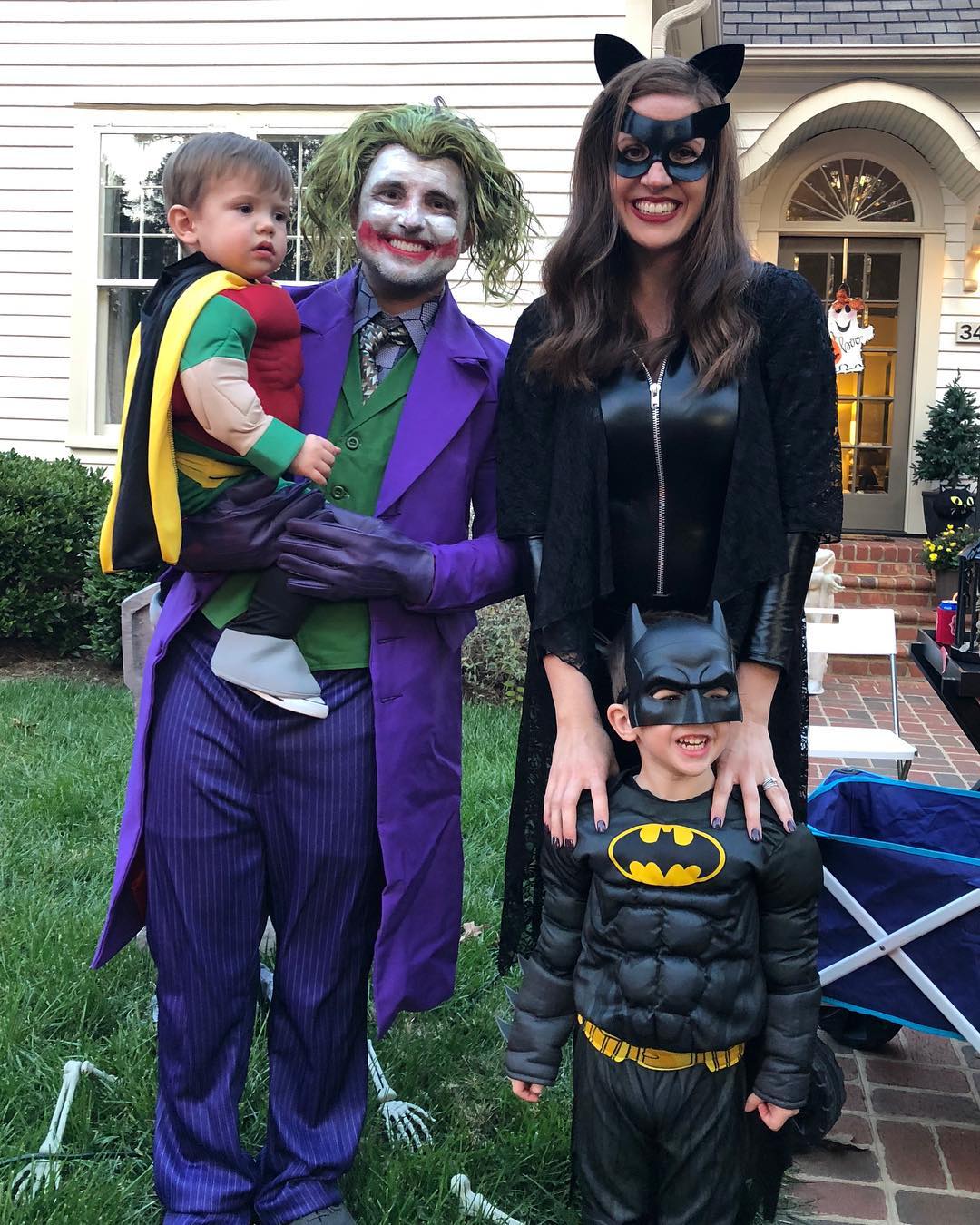 Batman and hos family in Halloween spirit via L I N D S E Y • L A W H O N