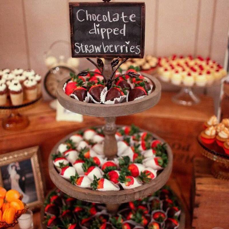 #Wedding #Cakes #Desserts Chocolate Covered Strawberries