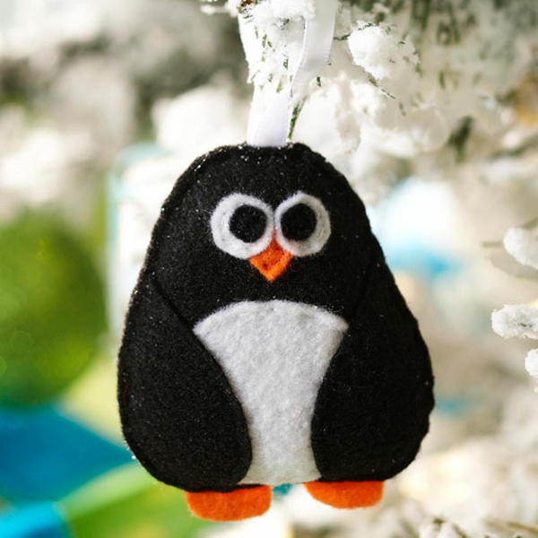 #Christmas #Crafts #Kids Cute feeling penguin