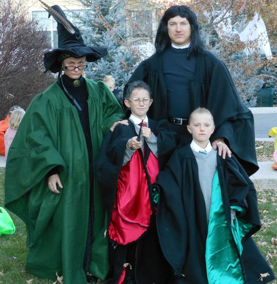 Family Halloween Costume Harry Potter.