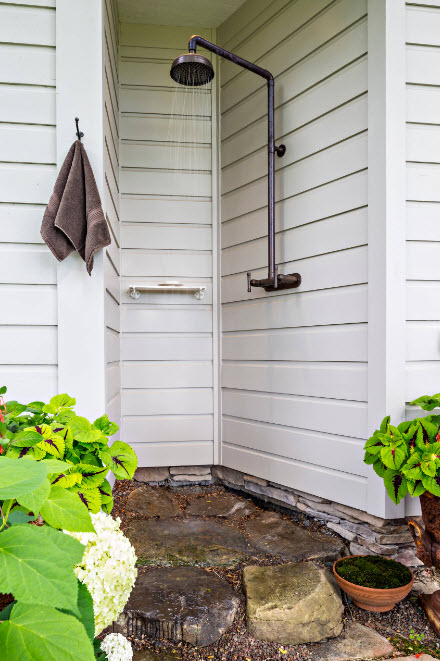 #Outdoor #Showers #DIY #Bathroom