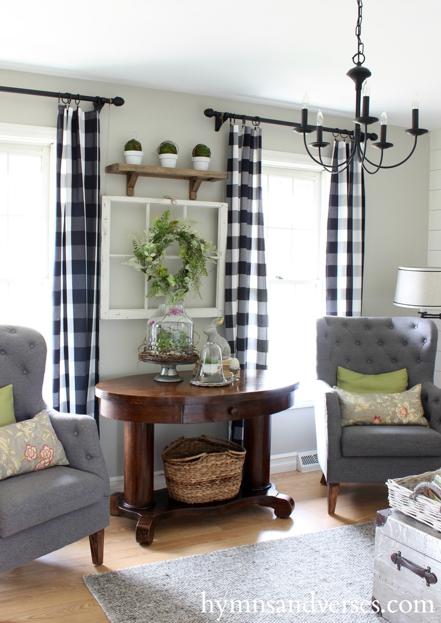 Spring Farmhouse Living Room Seating Area