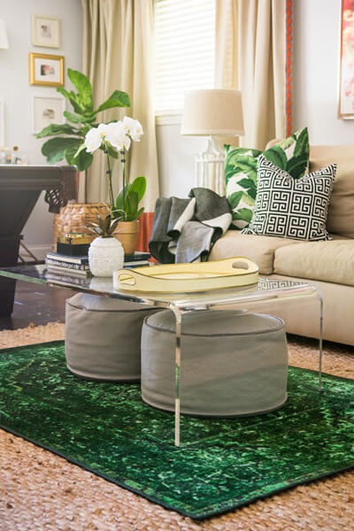 The almost invisible lucite table 