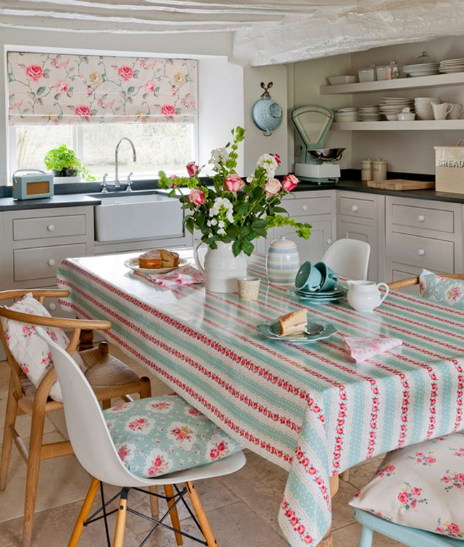 #TableCloth #Linens #Settings #Style oilcloth tablecloth and textiles of a small kitchen