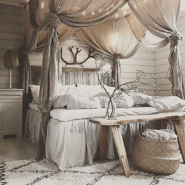 Beautiful use of fabric to add a romantic veil to you bed. So romantic. Pic by natalina.dicesare