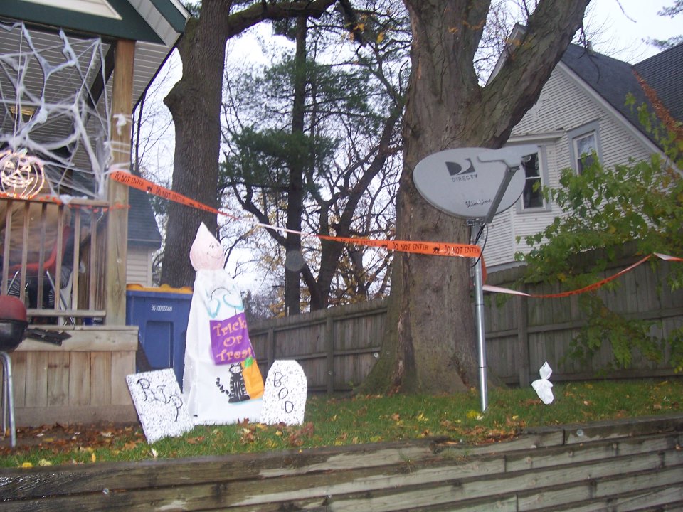 Cool Outdoor Halloween Decorating Ideas.