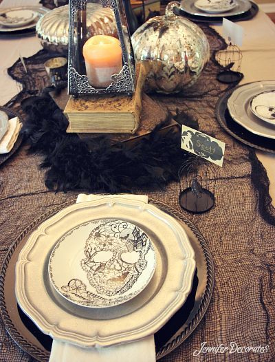 Halloween Table Decorations – Glam and Spooky!