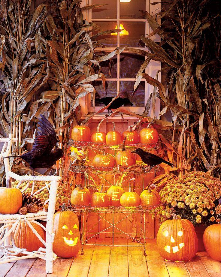 Outdoor Halloween decorations your yard totally needs.