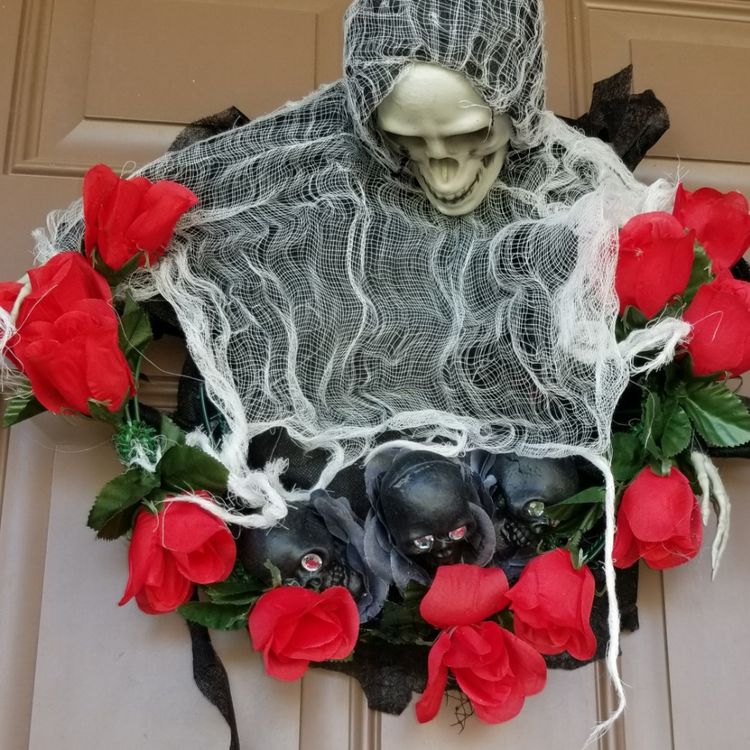 Spooktastic Halloween wreath.