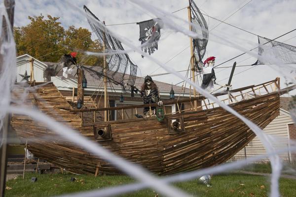 Trick or ... Avast! Salt Lake resident builds pirate ship in front yard for Halloween