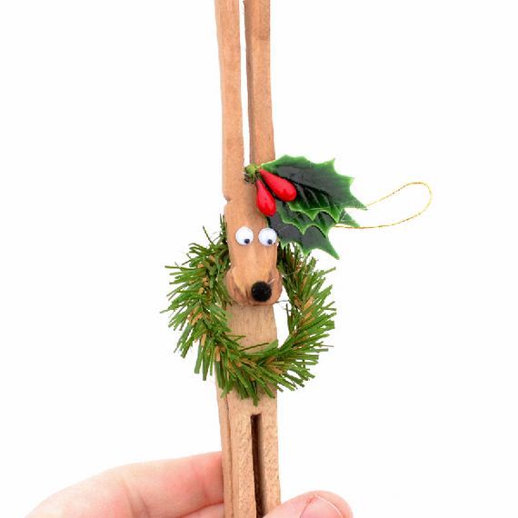 Clothespin Reindeer Ornament.