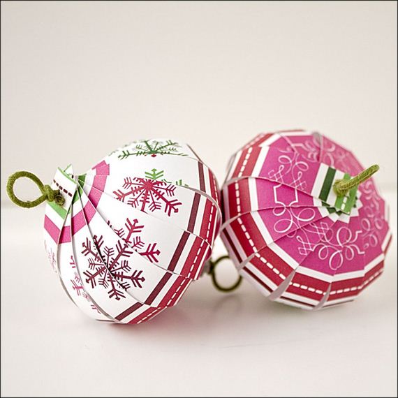 Festive ball ornaments that your Christmas tree will look beautiful.