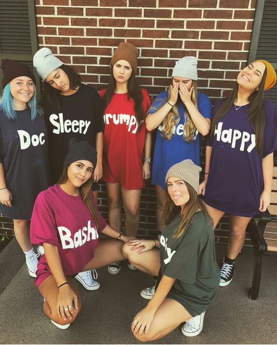 Girls Halloween group costume.