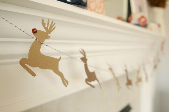 Reindeer garland for the tree.