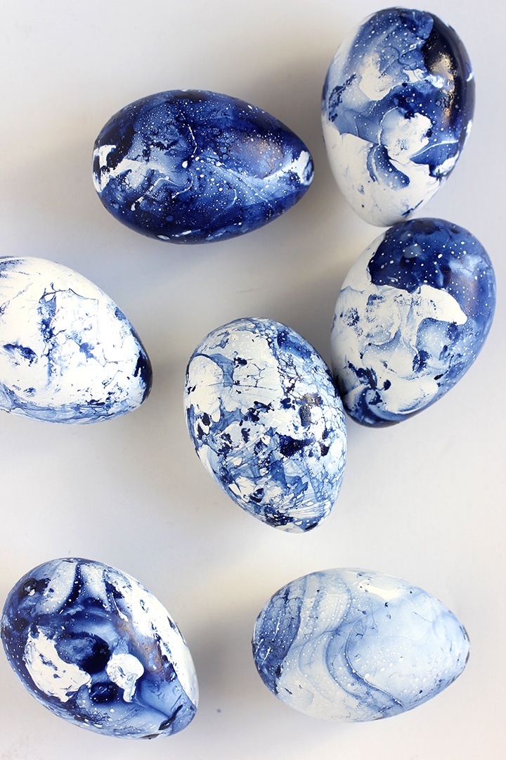DIY Marbled Indigo Eggs to Try This Easter.