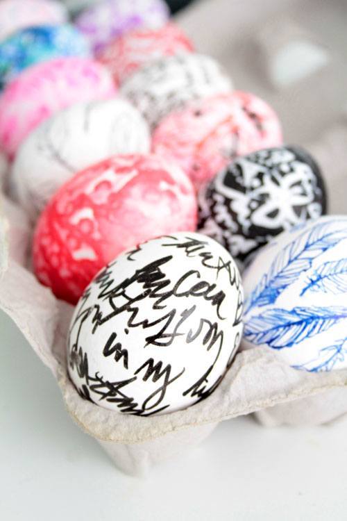 Hand to decorate a dozen eggs!