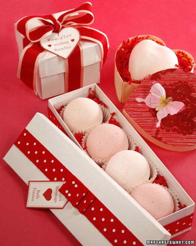 20+ DIY Valentine's Day Gift Ideas to Impress Your Loved One 11 Handmade Valentines Day Treat Bags.