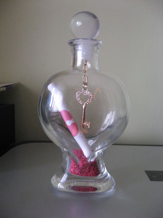 20+ DIY Valentine's Day Gift Ideas to Impress Your Loved One 12 Heart and key gift look adorable. Fantastic DIY Valentine's Day Gift Ideas