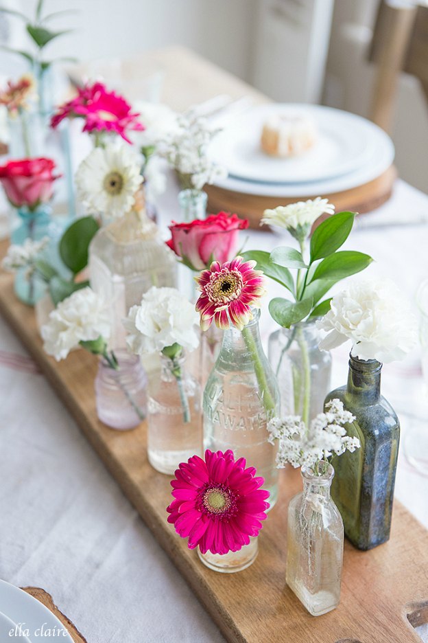 Simple Valentine’s Day Tablescape from Elle Claire.