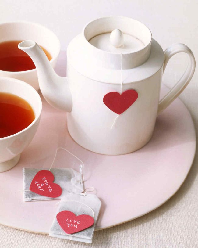 Tea bags are perfect tools to convey your feelings to your lover.