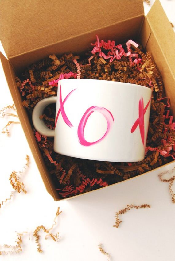 XO Mugs.