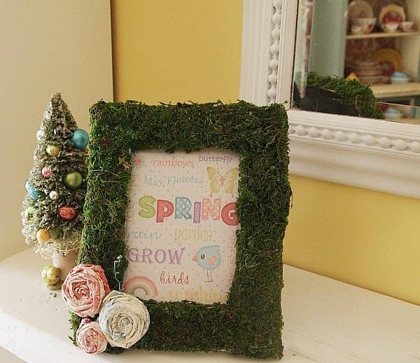 Beautiful moss covered picture frame.