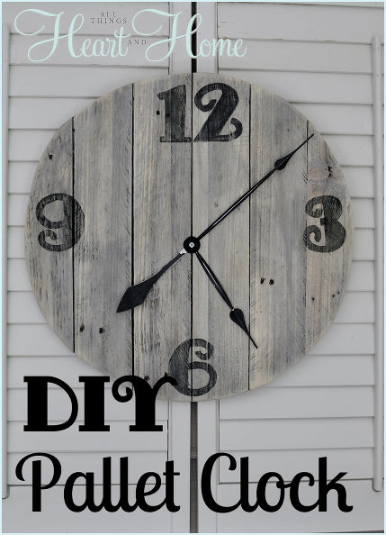 DIY Pallet Clock.